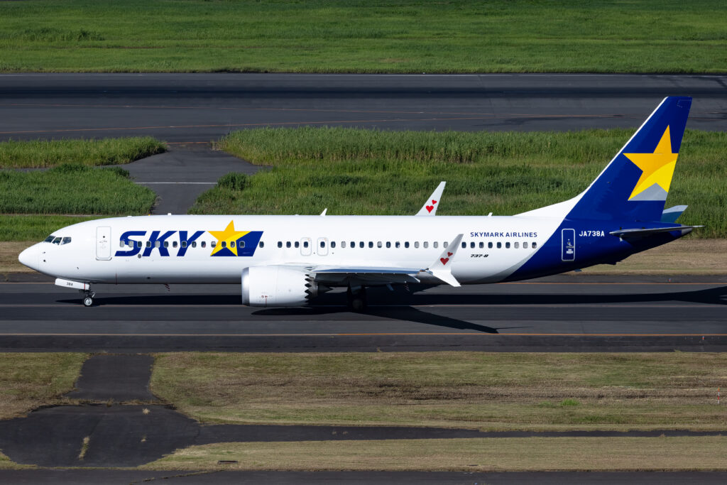 Skymark’s First 737-8 Takes Flight